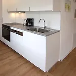 아파트 Geraeumige Mit Seezugang *