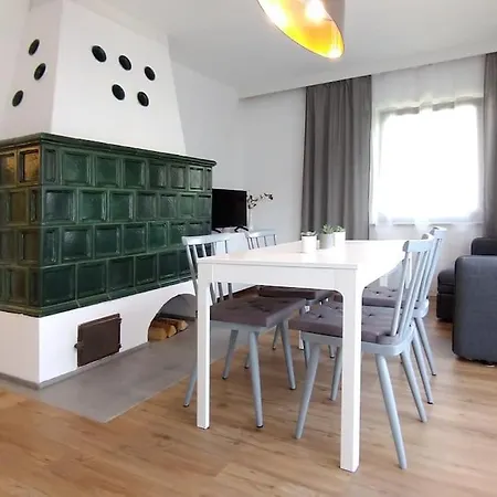 아파트 Geraeumige Mit Seezugang *