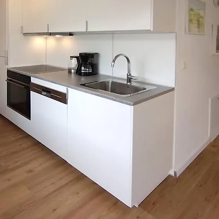 Appartement Geraeumige Mit Seezugang *