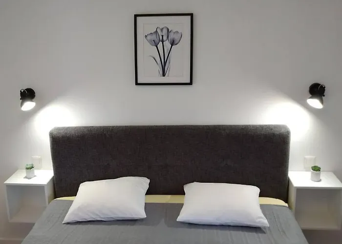 아파트 Geraeumige Mit Seezugang