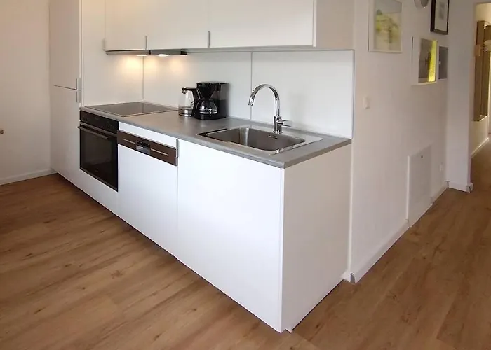 아파트 Geraeumige Mit Seezugang *